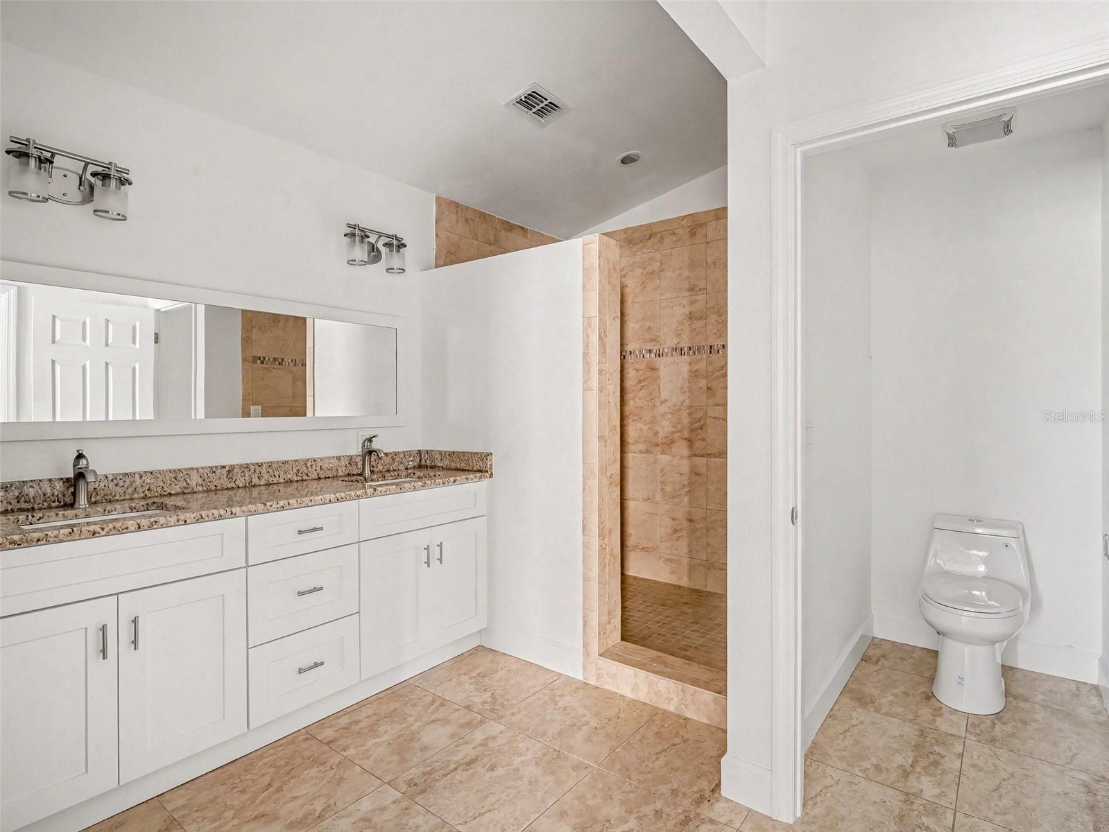 Image 21 of 40 For 822 Diane Circle