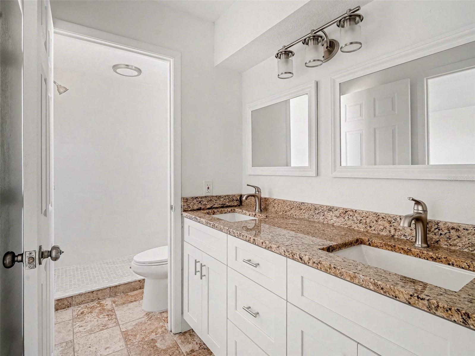 Image 26 of 40 For 822 Diane Circle