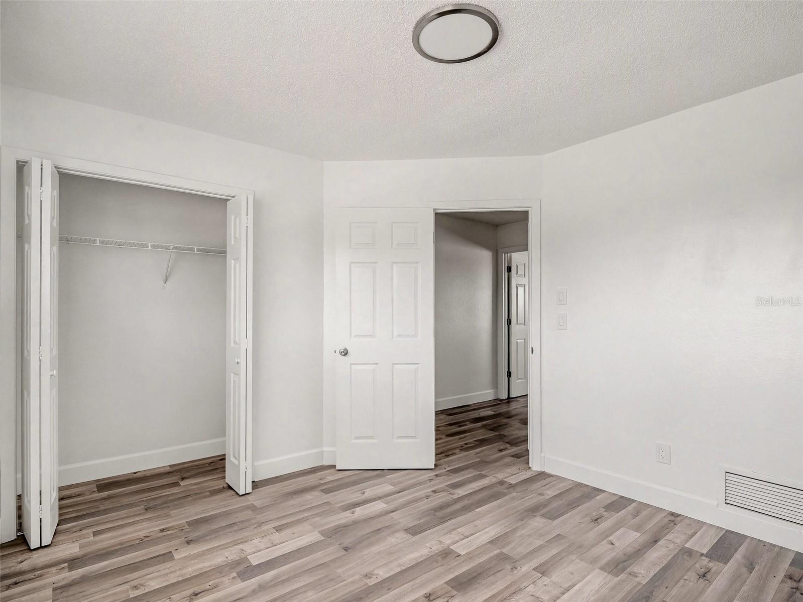 Image 29 of 40 For 822 Diane Circle