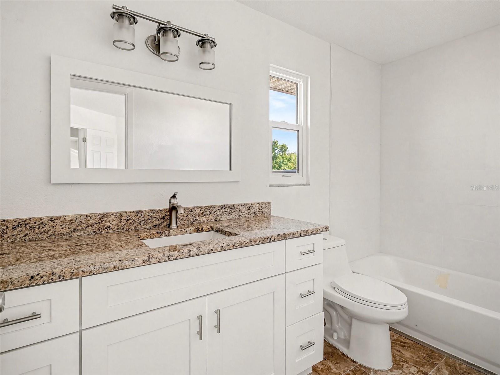 Image 30 of 40 For 822 Diane Circle