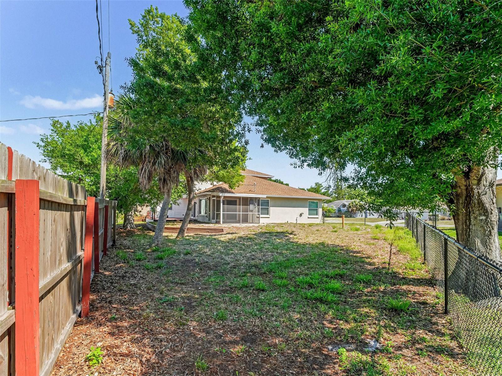 Image 36 of 40 For 822 Diane Circle