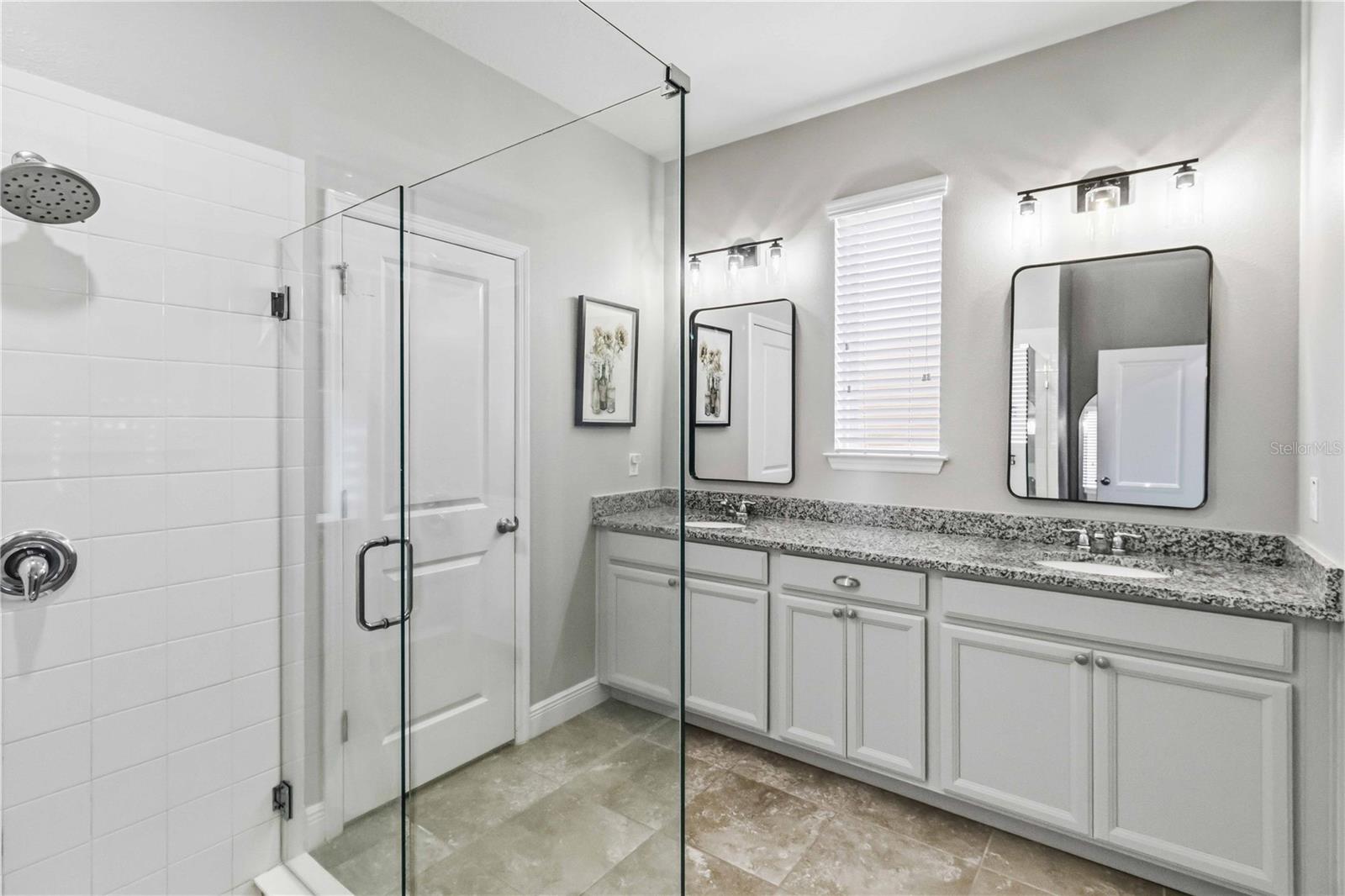 Listing photo id 11 for 11806 Bluegrass Field Court