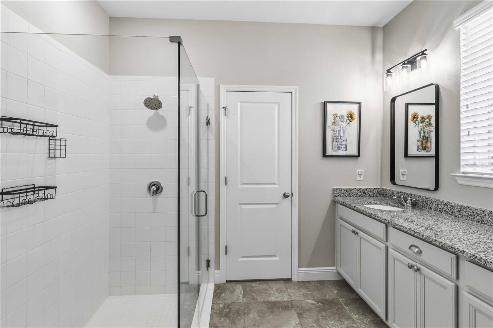 Listing photo id 13 for 11806 Bluegrass Field Court