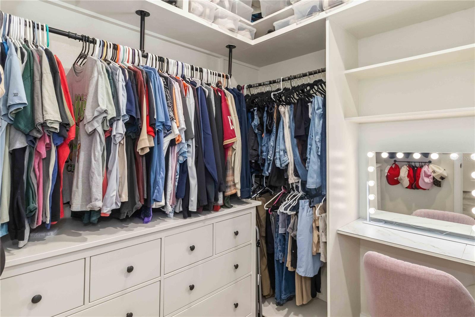 Listing photo id 15 for 11806 Bluegrass Field Court