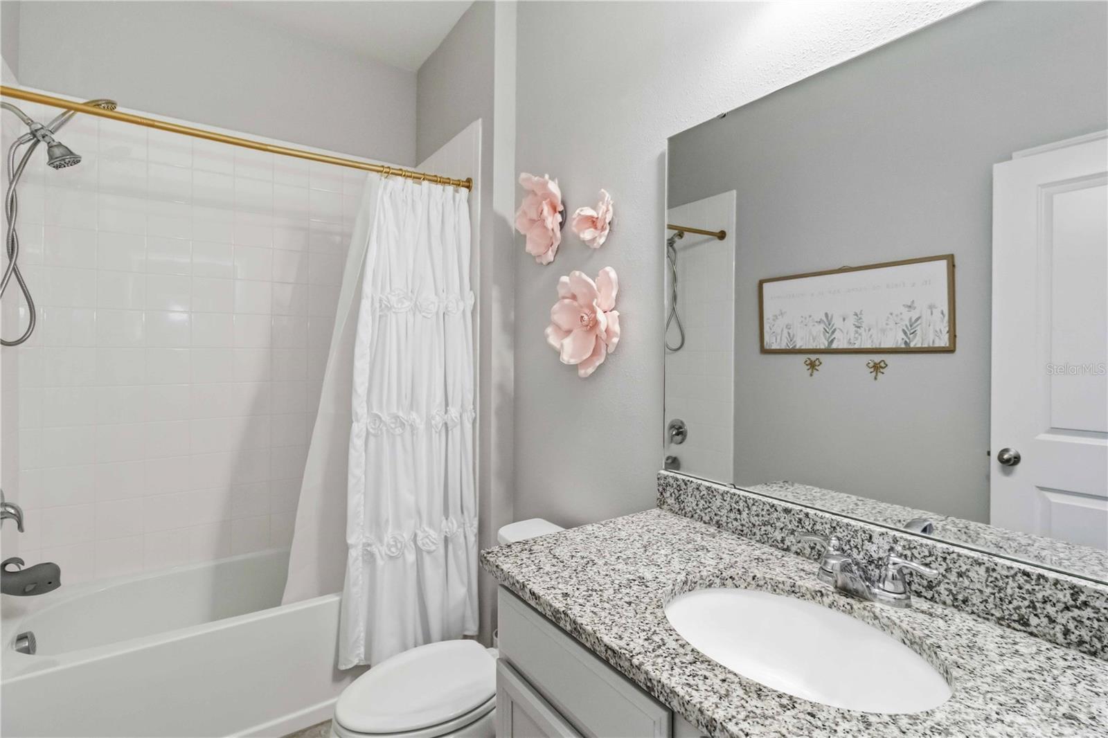 Listing photo id 19 for 11806 Bluegrass Field Court