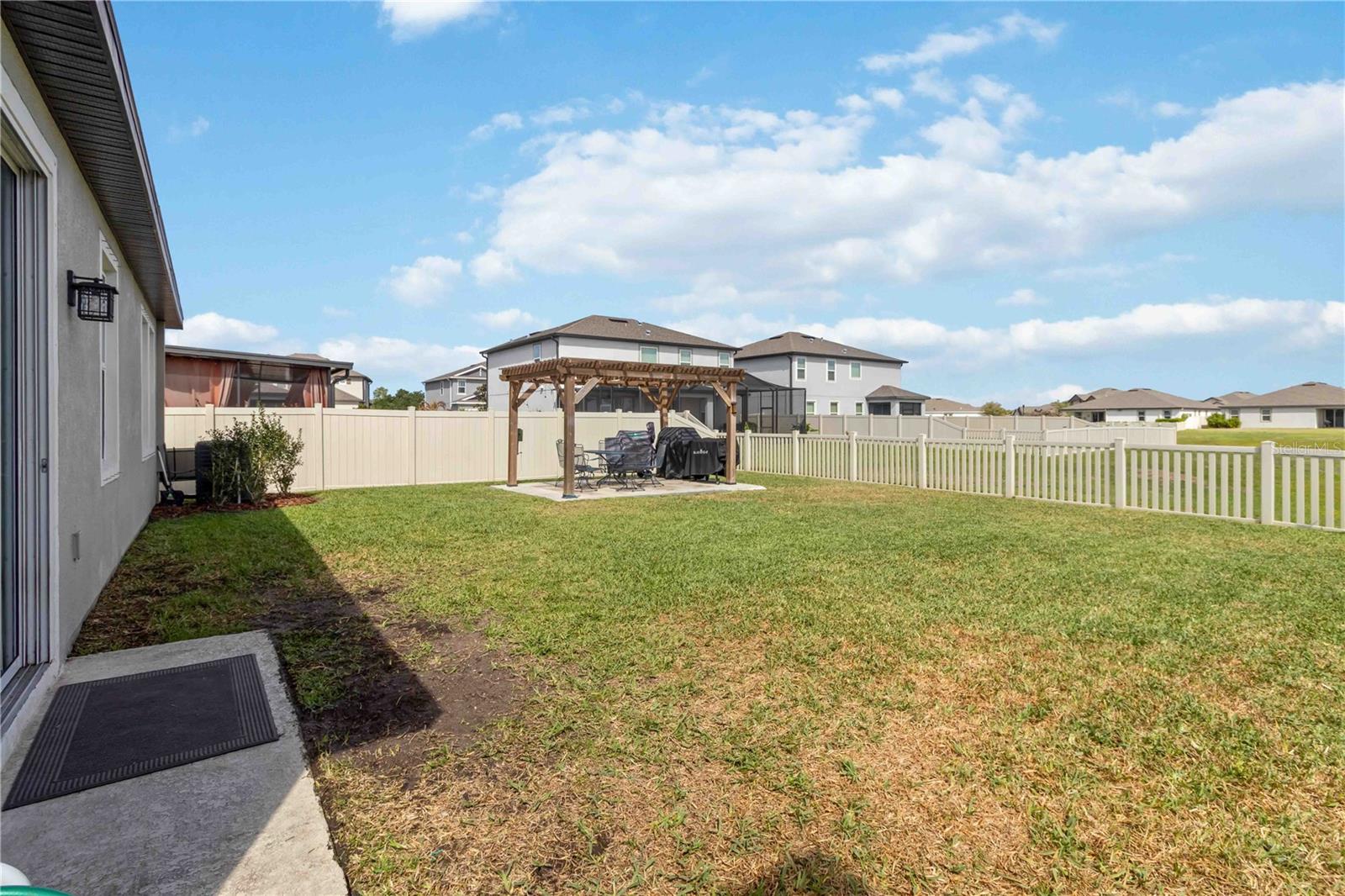 Listing photo id 25 for 11806 Bluegrass Field Court