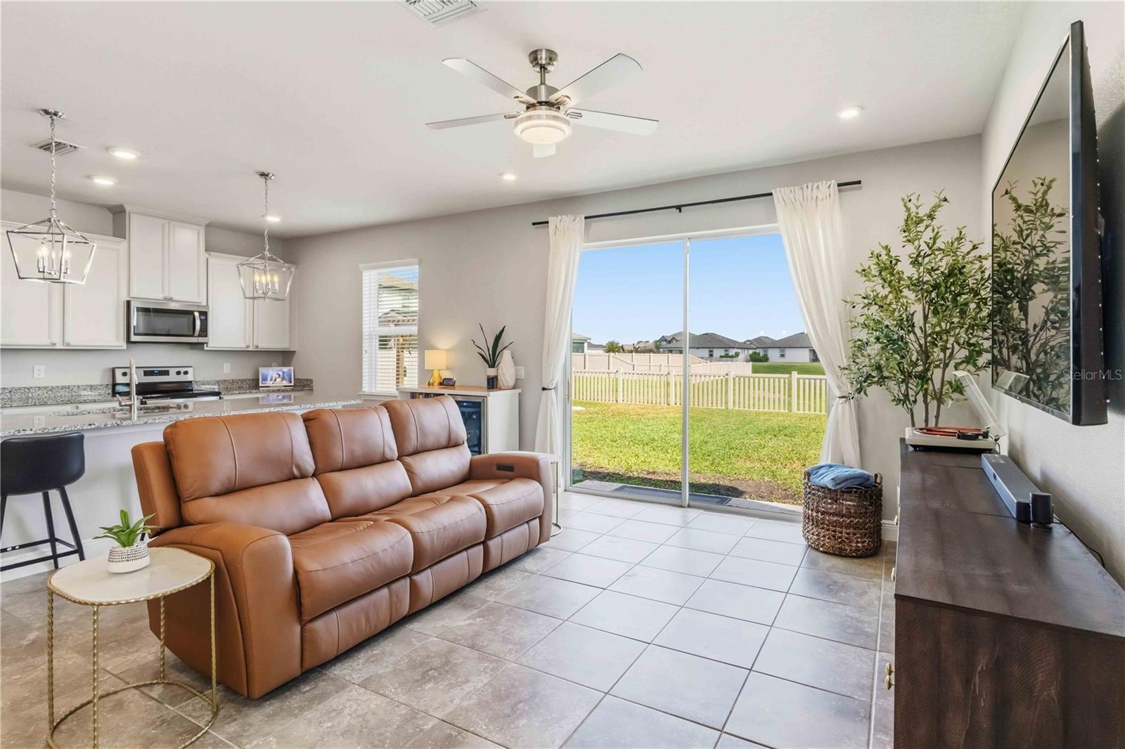 Listing photo id 1 for 11806 Bluegrass Field Court