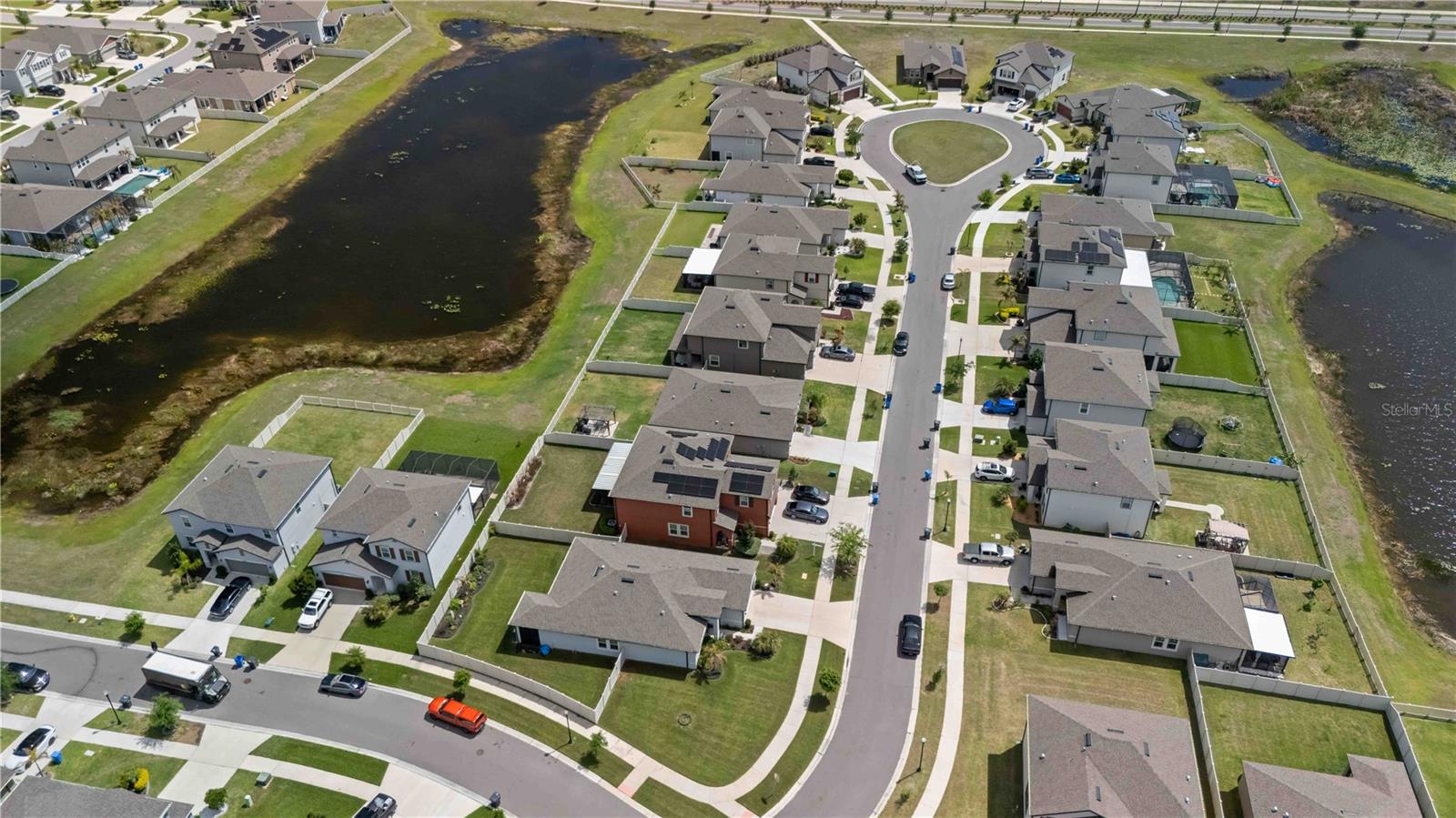 Listing photo id 28 for 11806 Bluegrass Field Court