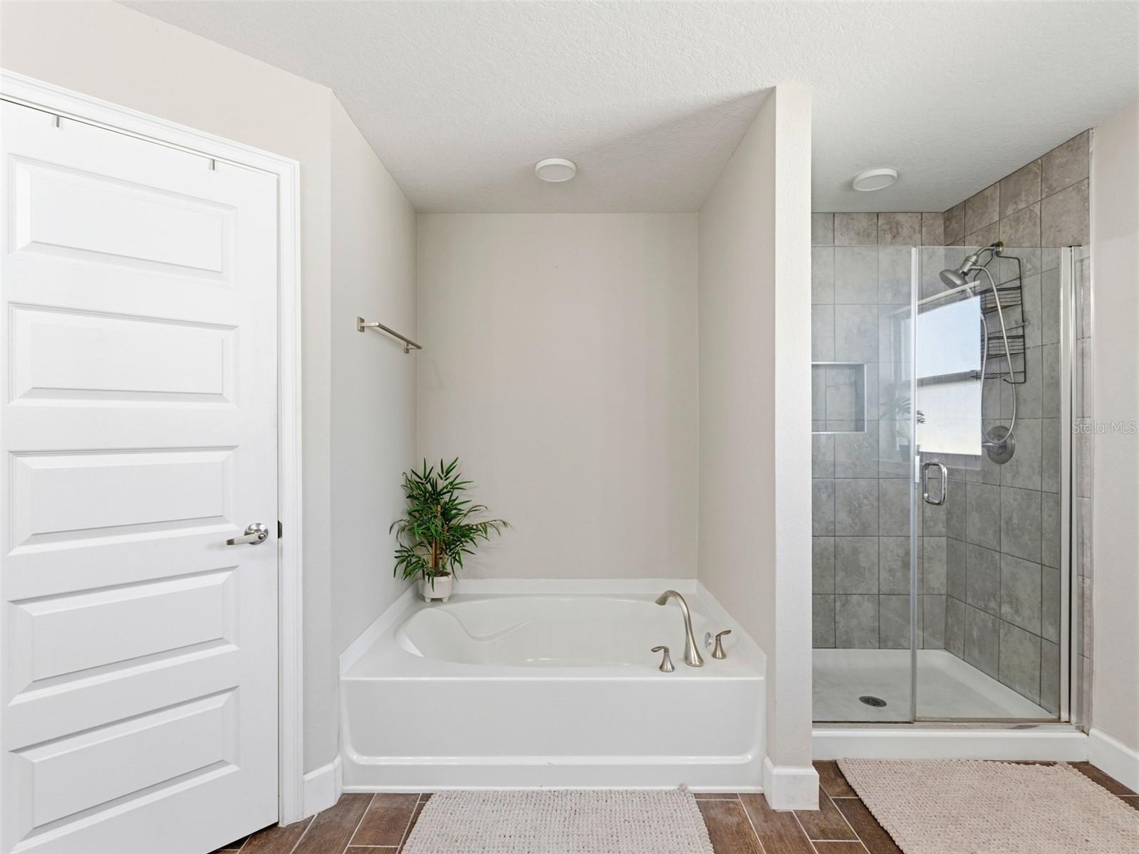 Image 22 of 46 For 13234 Summerfield Way