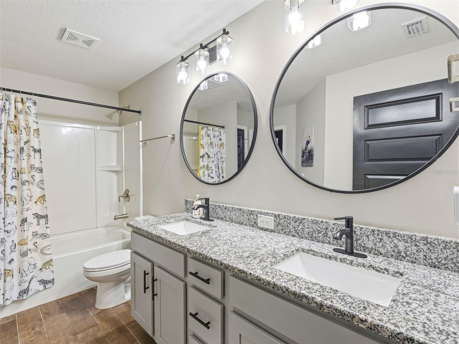 Image 28 of 46 For 13234 Summerfield Way