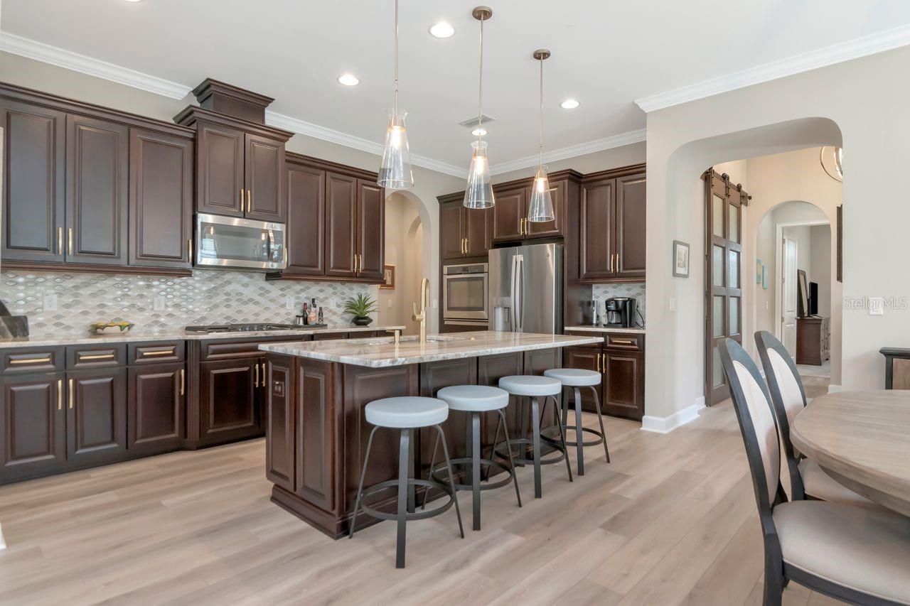 Listing photo id 8 for 4170 Barletta Court