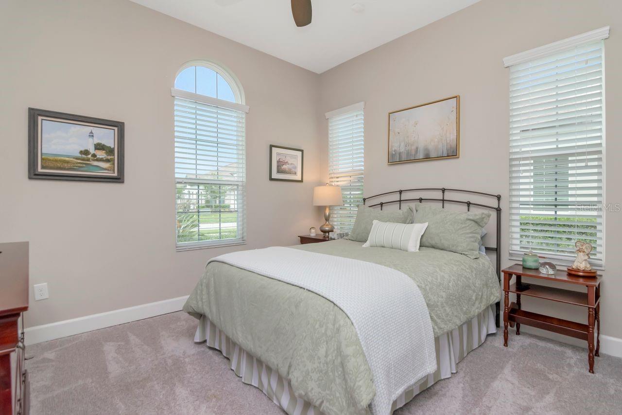 Listing photo id 6 for 4170 Barletta Court