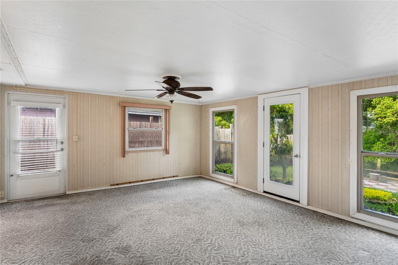 Image 15 of 38 For 3122 Bahia Avenue