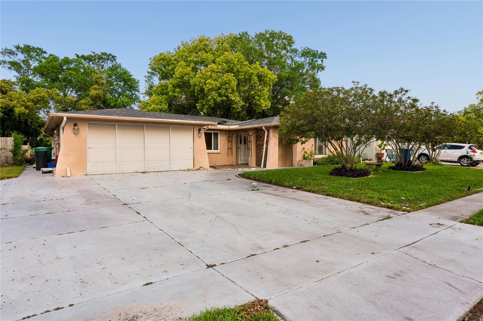 Image 2 of 38 For 3122 Bahia Avenue