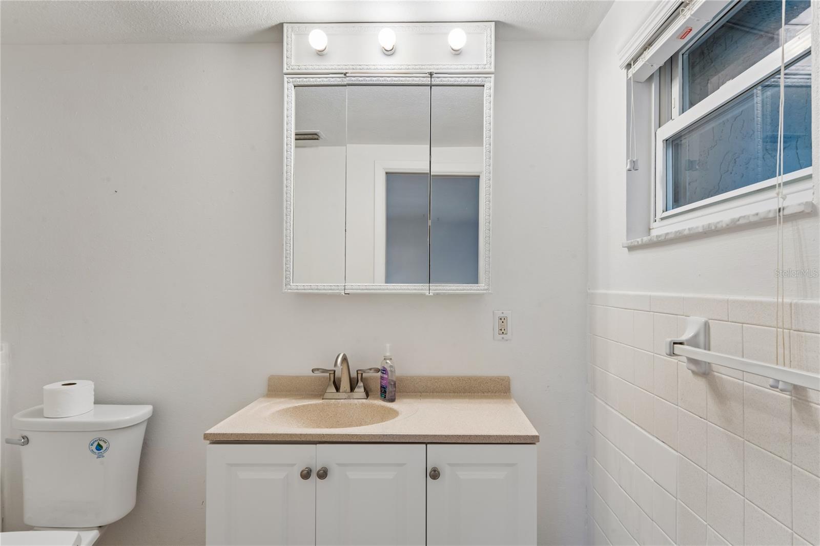 Image 24 of 38 For 3122 Bahia Avenue