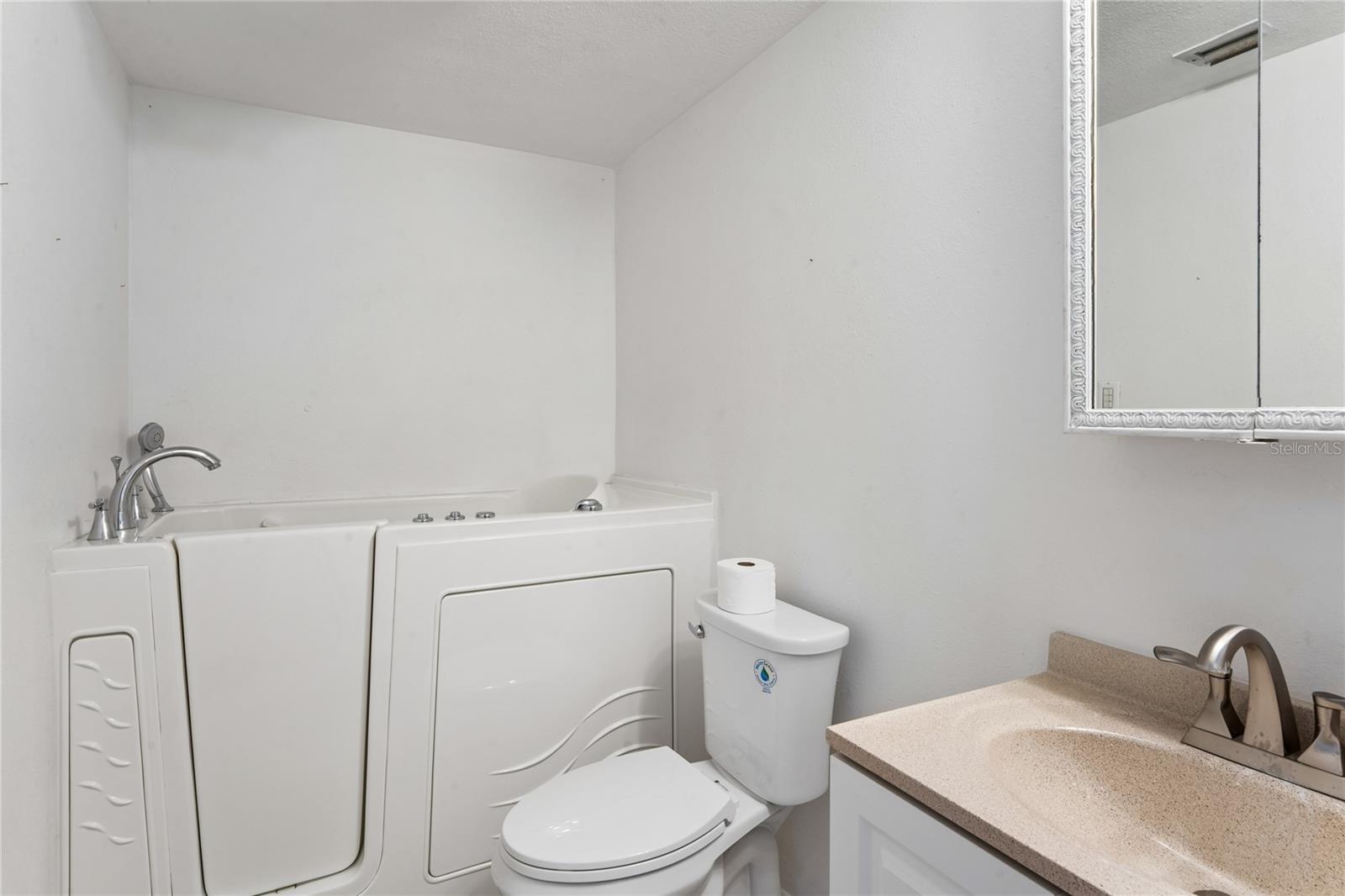 Image 25 of 38 For 3122 Bahia Avenue