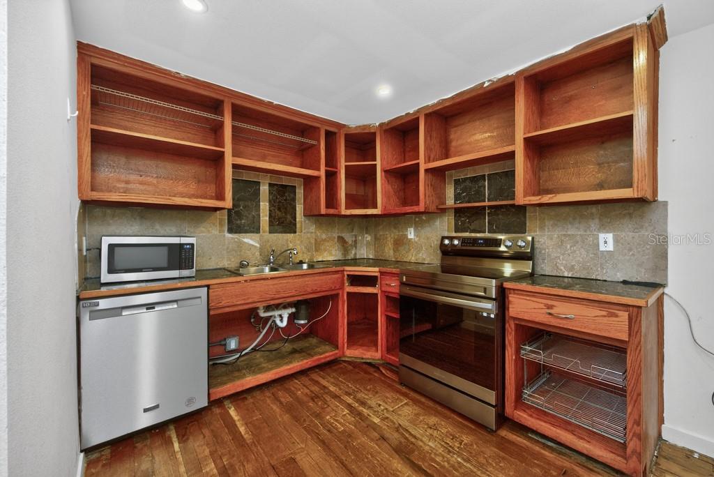 Image 11 of 48 For 5818 39th Street N