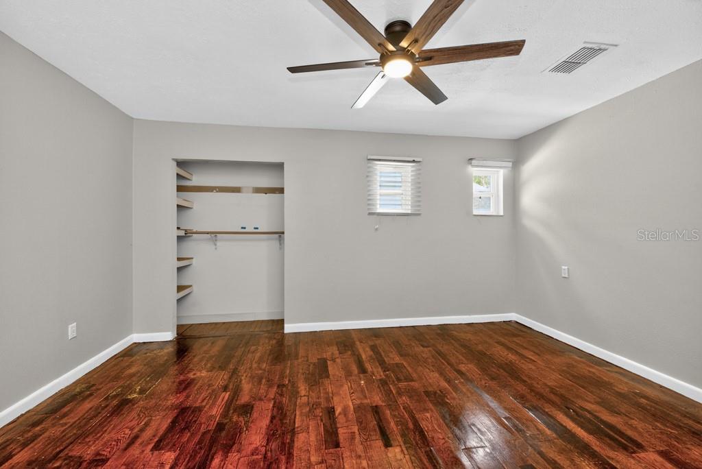 Image 12 of 48 For 5818 39th Street N