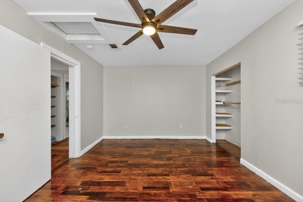 Image 14 of 48 For 5818 39th Street N