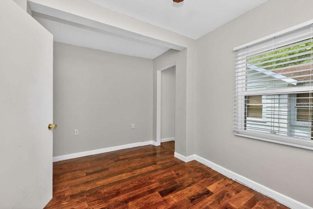 Image 16 of 48 For 5818 39th Street N