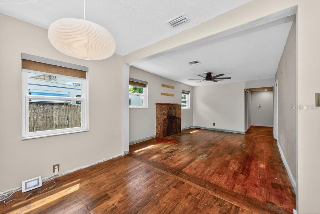 Image 4 of 48 For 5818 39th Street N