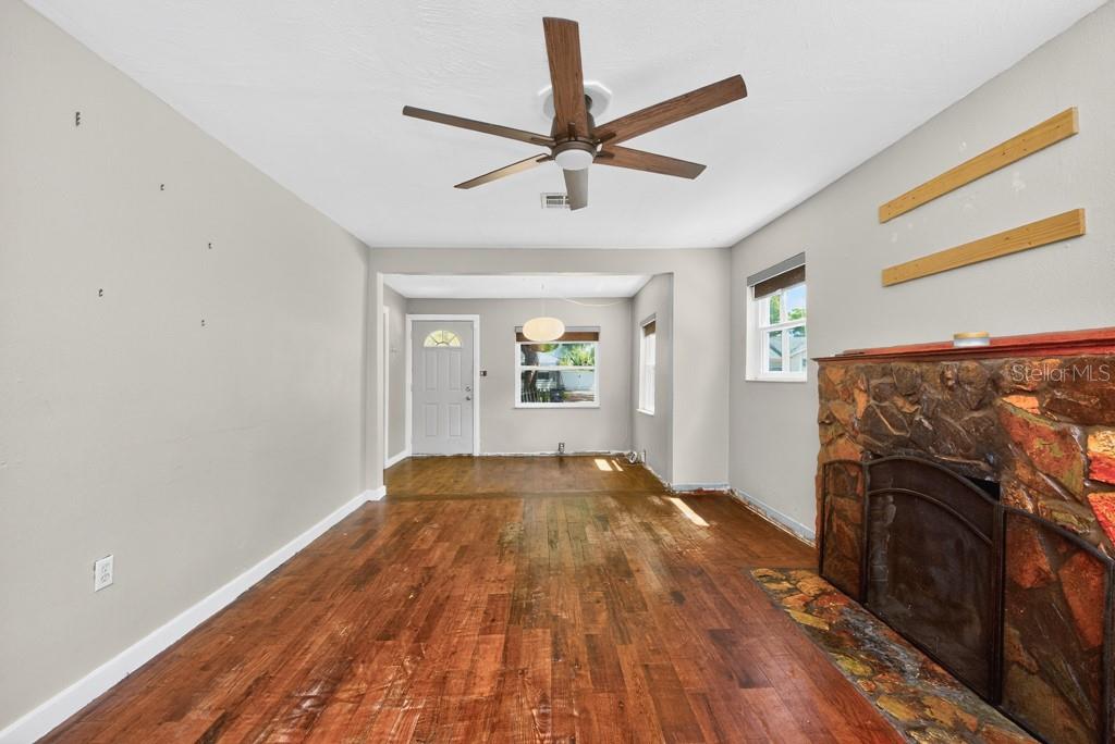 Image 6 of 48 For 5818 39th Street N