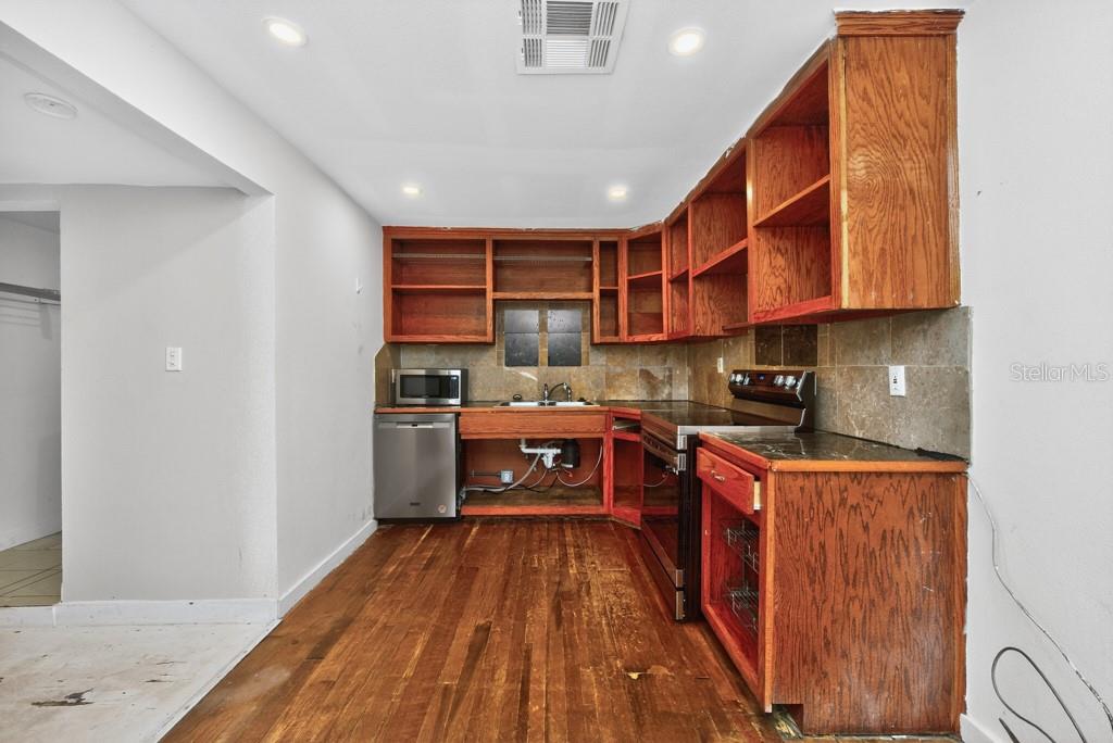 Image 7 of 48 For 5818 39th Street N