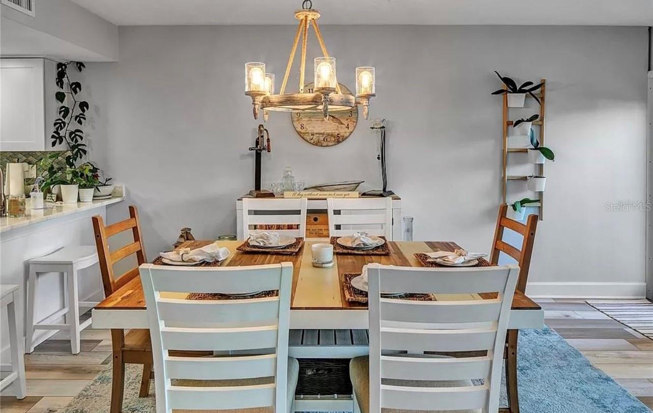 Image 11 of 32 For 661 Poinsettia Avenue 104