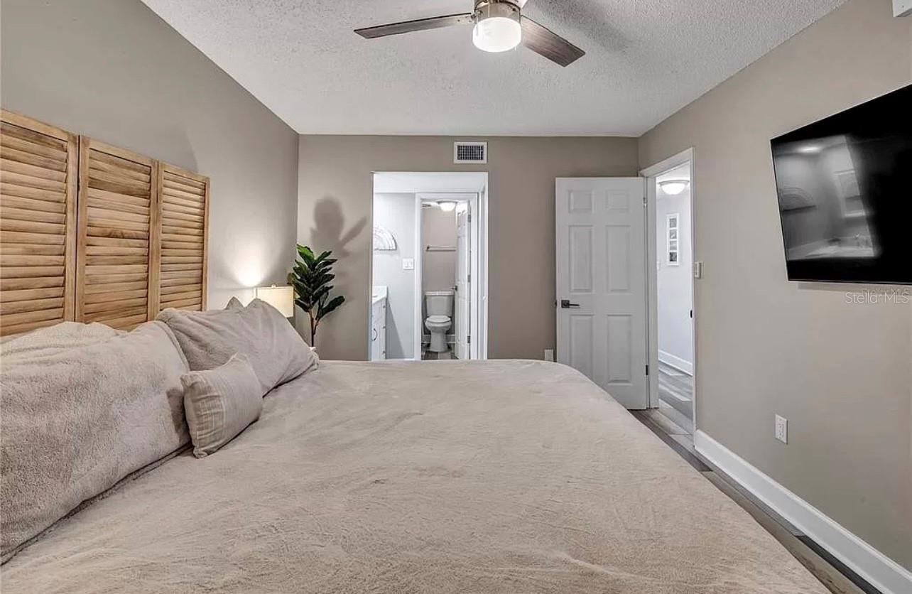 Image 16 of 32 For 661 Poinsettia Avenue 104