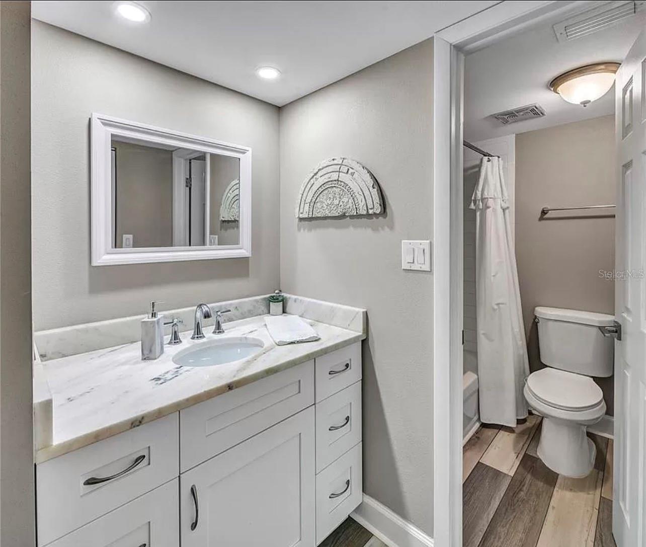 Image 17 of 32 For 661 Poinsettia Avenue 104