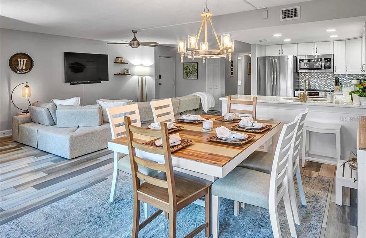 Image 4 of 32 For 661 Poinsettia Avenue 104