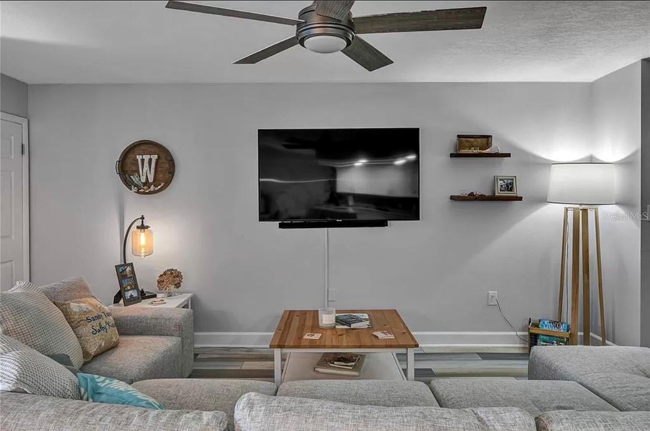 Image 5 of 32 For 661 Poinsettia Avenue 104