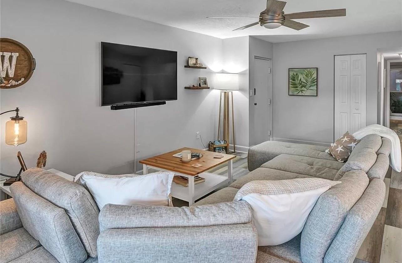 Image 6 of 32 For 661 Poinsettia Avenue 104