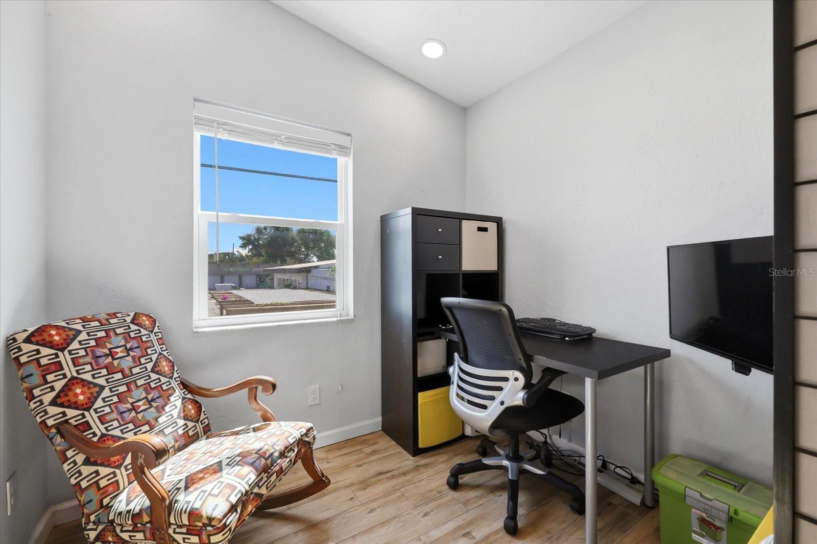 Image 39 of 55 For 3021 10th Street N