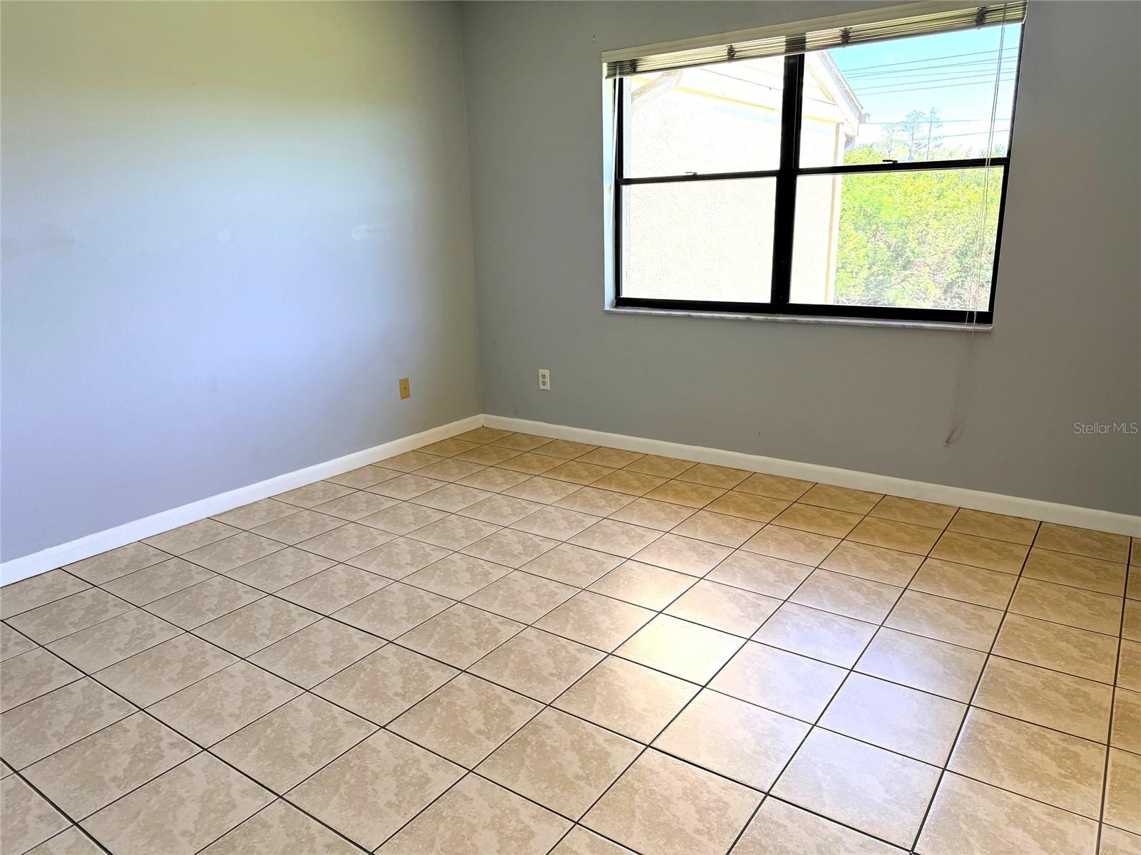 Image 12 of 30 For 260 Woodlake E #260