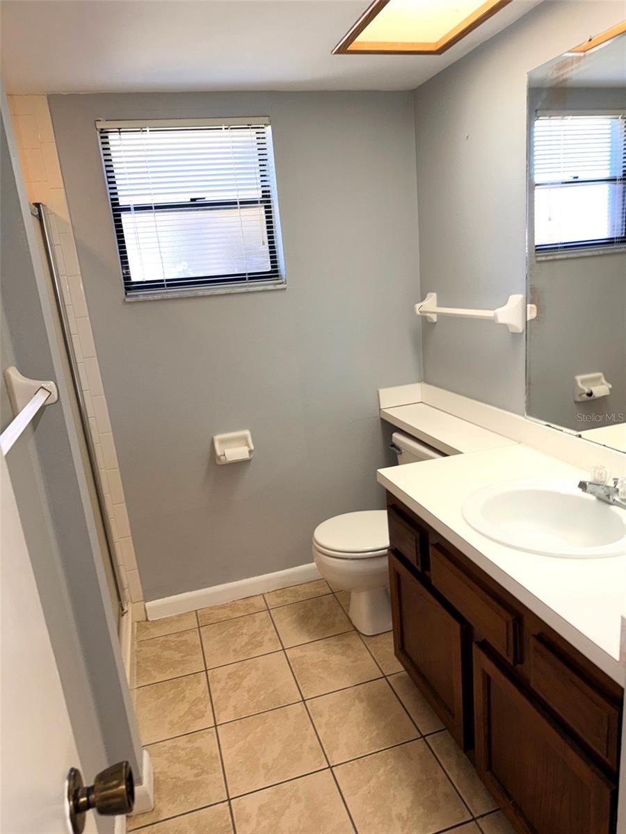 Image 13 of 30 For 260 Woodlake E #260