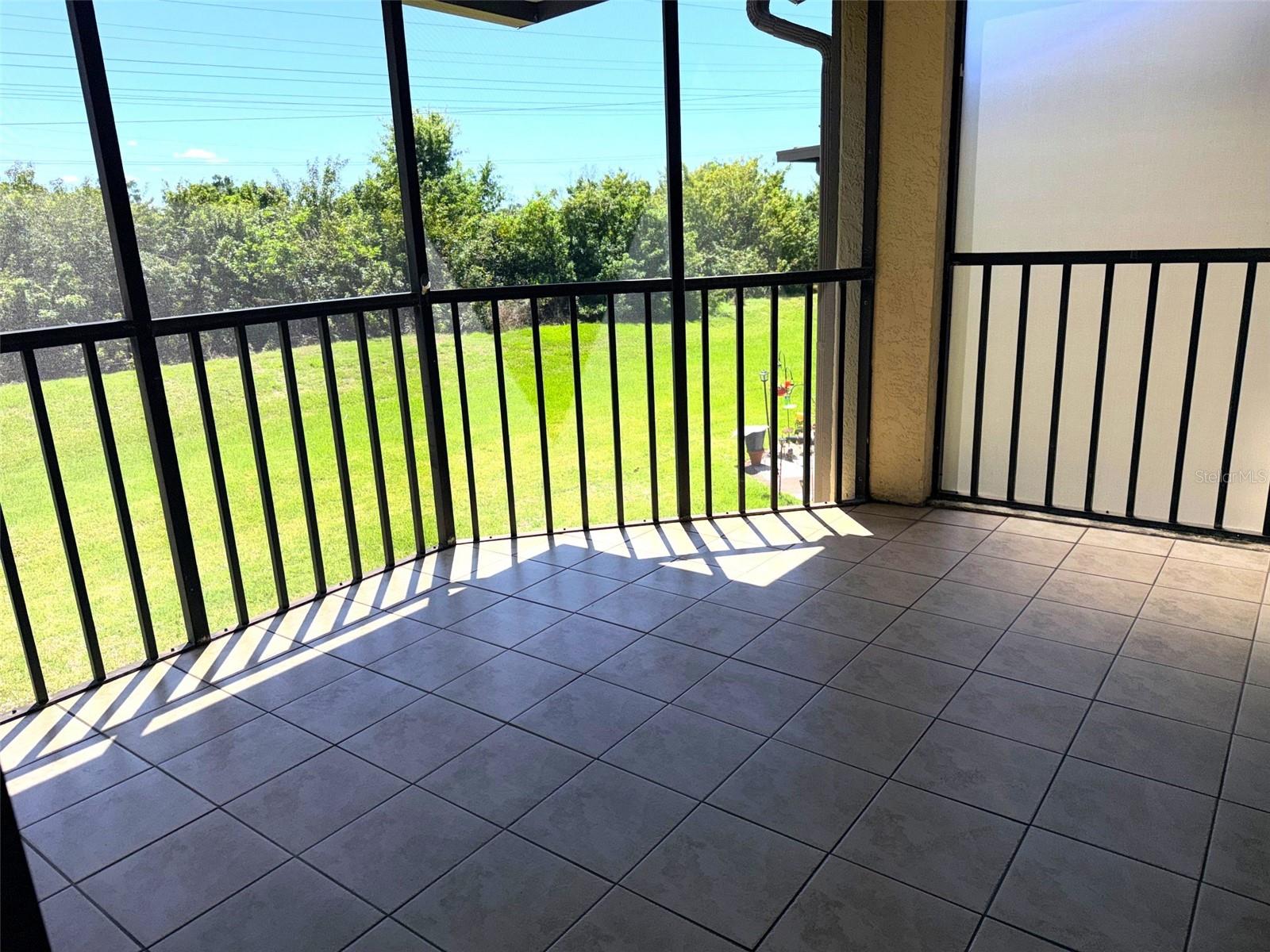 Image 17 of 30 For 260 Woodlake E #260