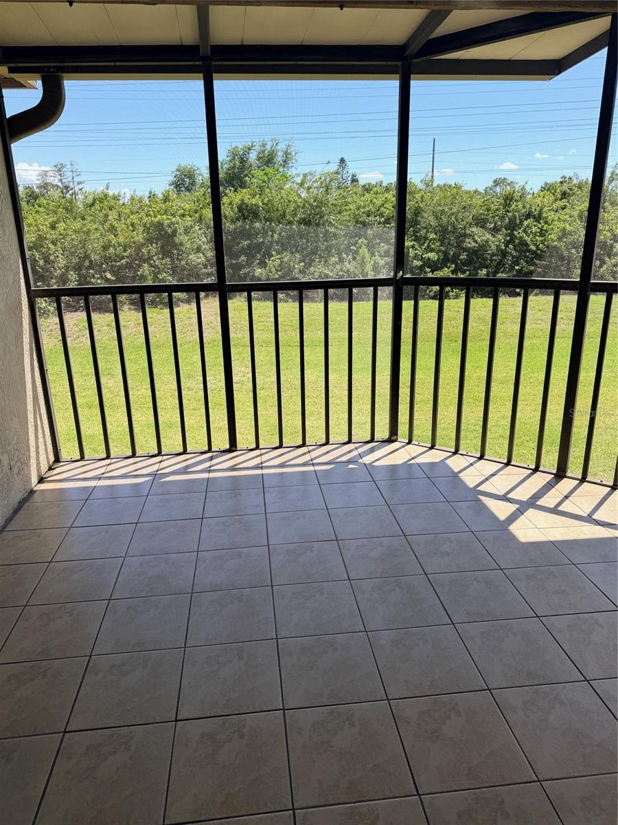 Image 19 of 30 For 260 Woodlake E #260