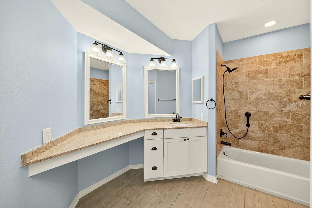 Image 17 of 33 For 11500 Shipwatch Drive 1364