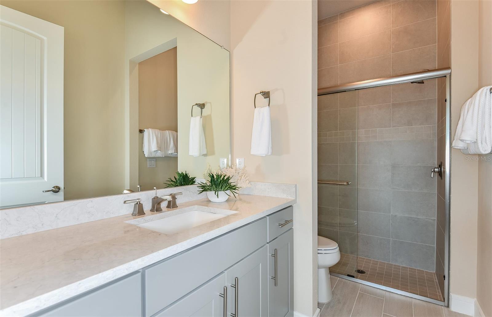 Image 13 of 33 For 6208 82nd Terrace Road