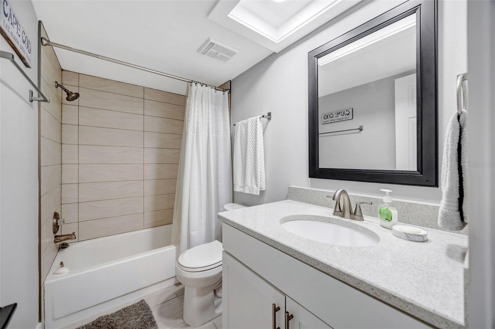 Image 21 of 37 For 4620 Bay Boulevard 1117