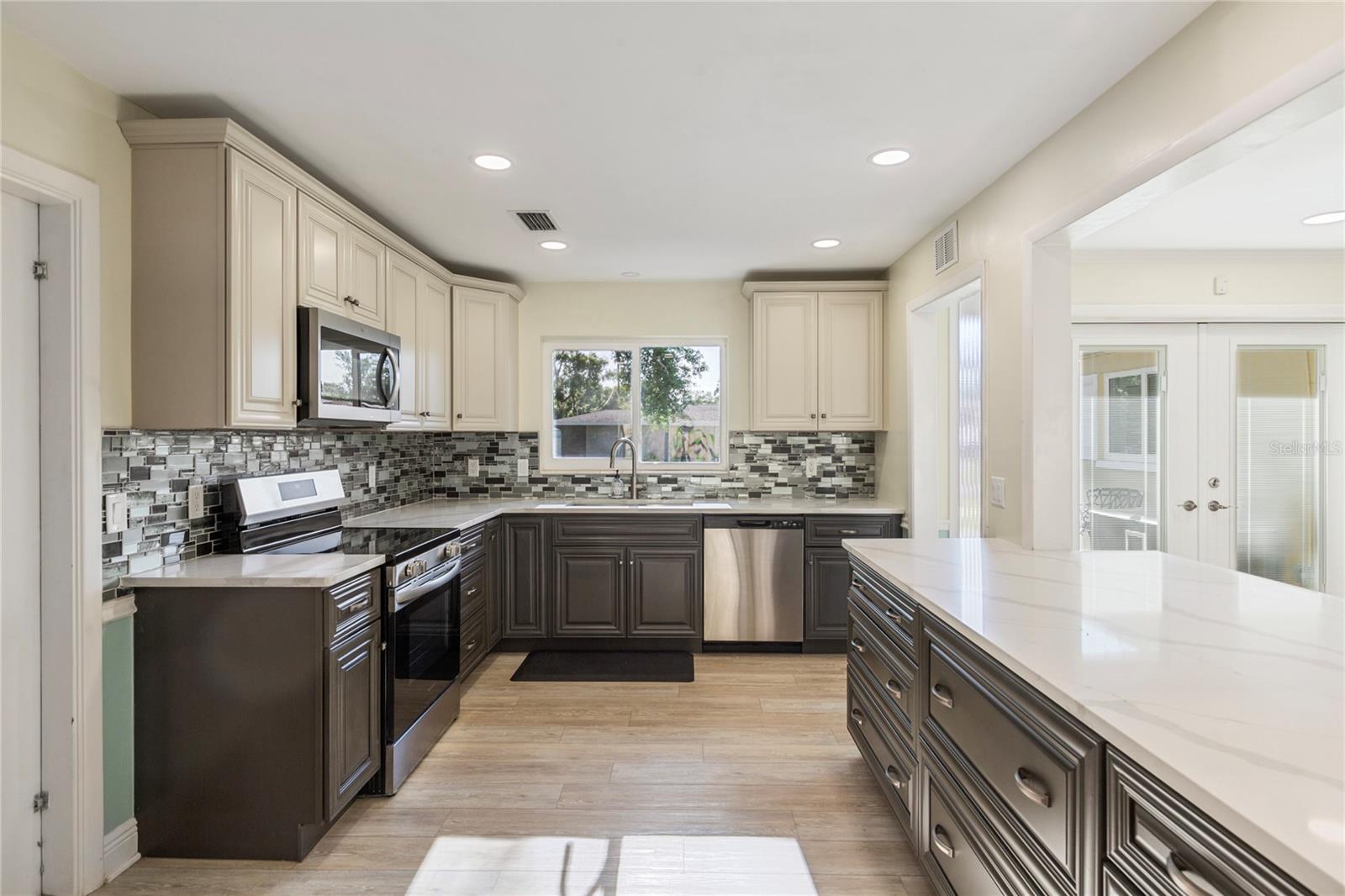 Image 11 of 47 For 1109 San Remo Avenue