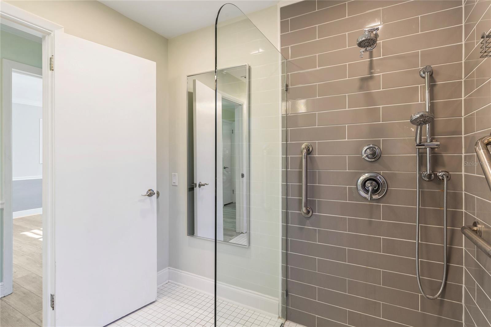 Image 32 of 47 For 1109 San Remo Avenue