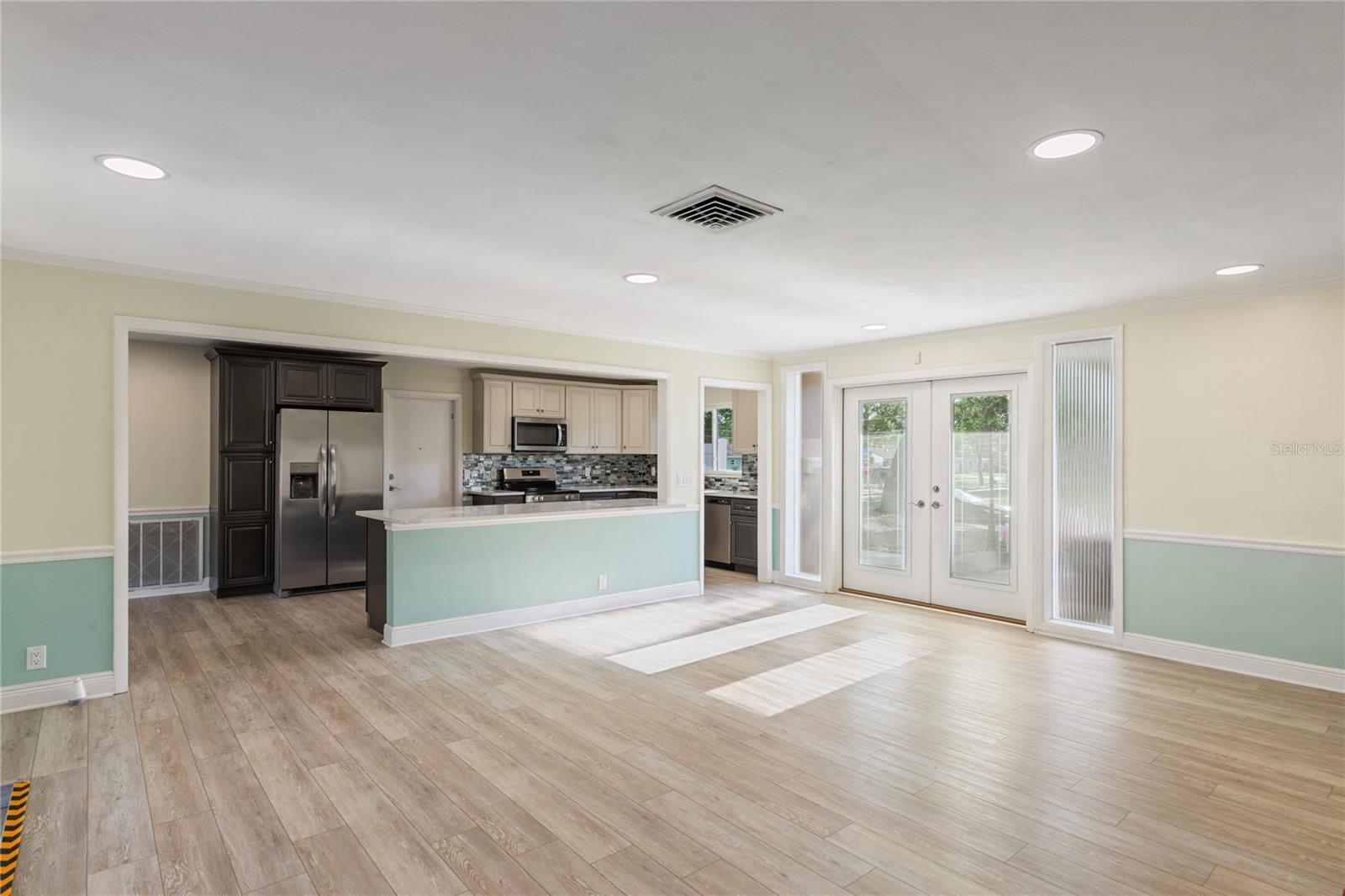 Image 5 of 47 For 1109 San Remo Avenue