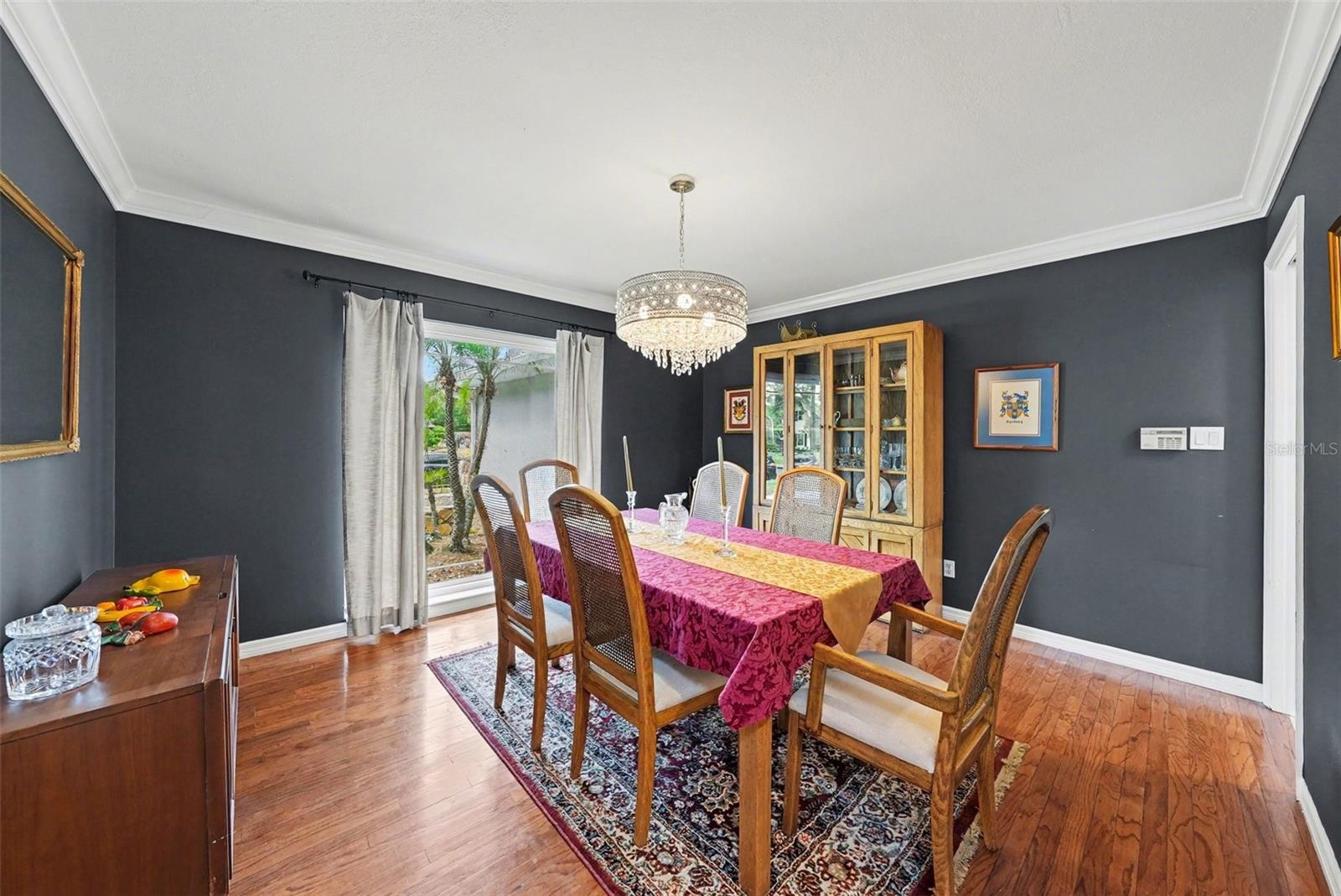 Listing photo id 8 for 1009 Morfield Lane