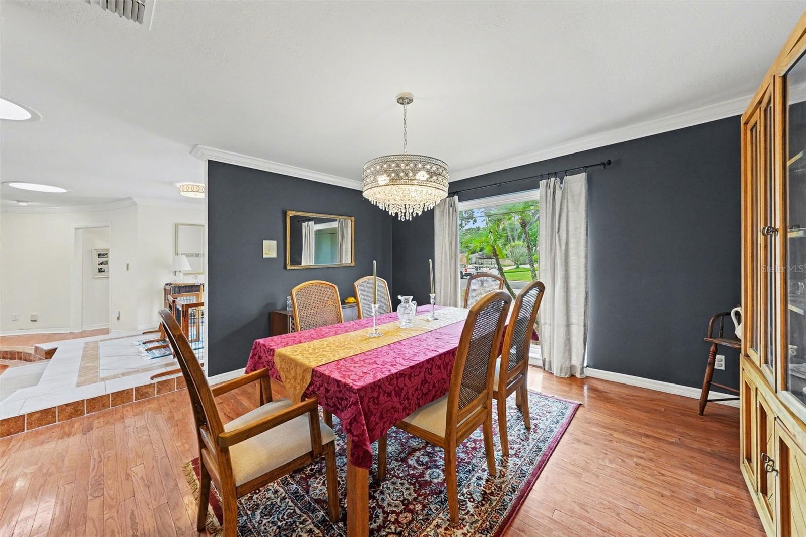 Listing photo id 9 for 1009 Morfield Lane