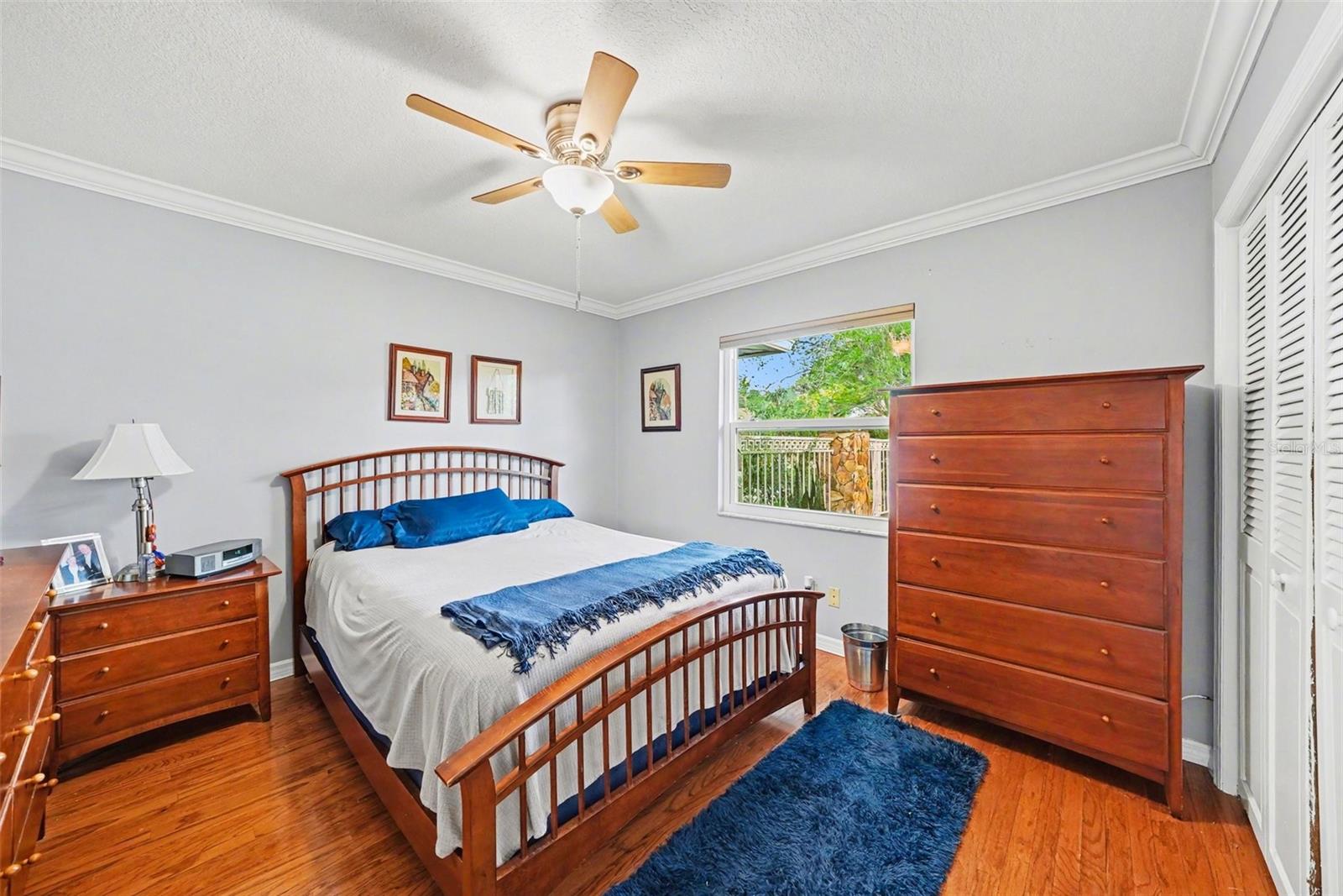 Listing photo id 13 for 1009 Morfield Lane