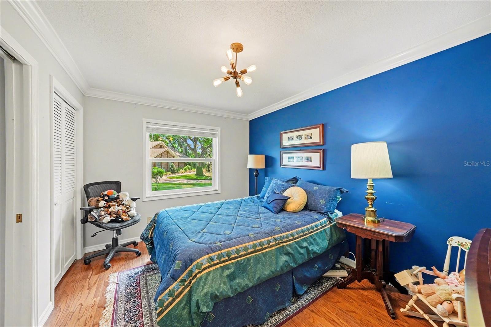 Listing photo id 14 for 1009 Morfield Lane