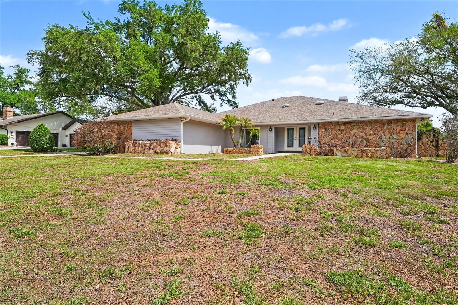 Listing photo id 26 for 1009 Morfield Lane