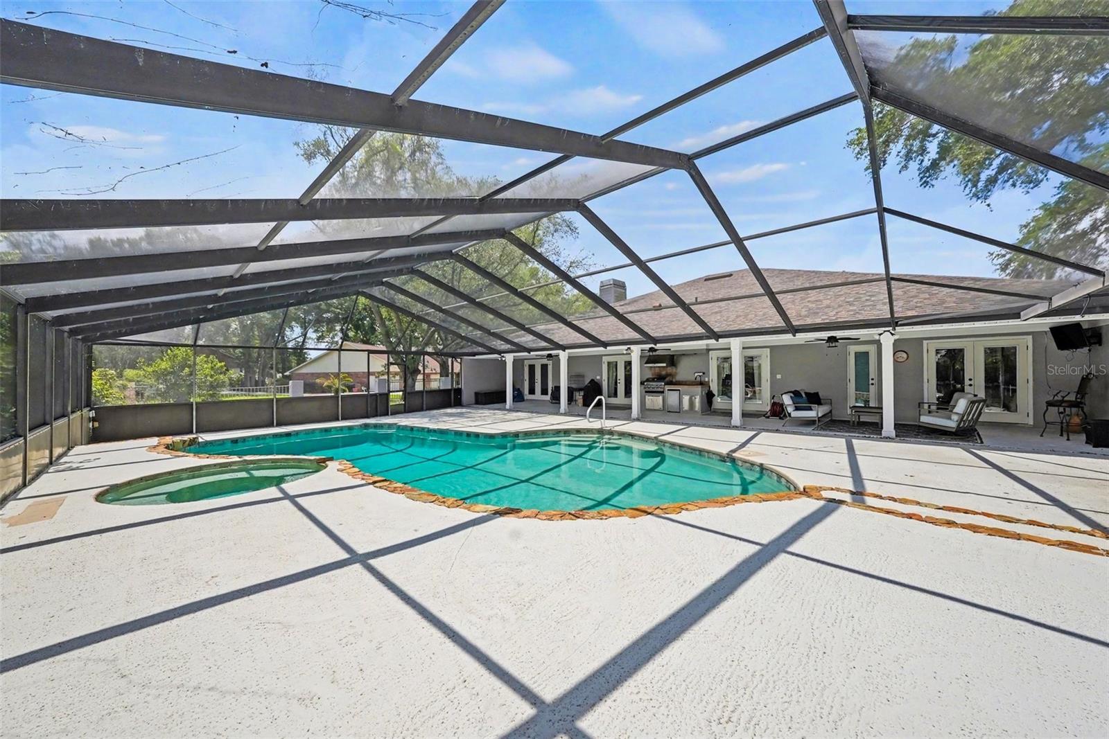 Listing photo id 3 for 1009 Morfield Lane